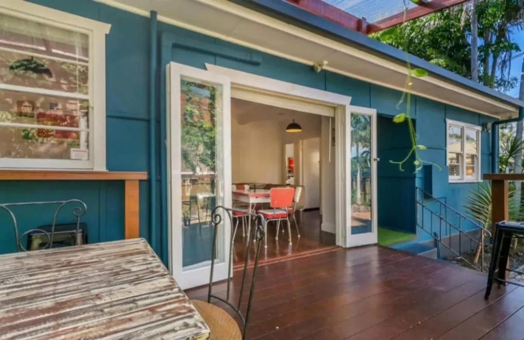 Frankies Beach House - 1 A Carlyle Lane-1